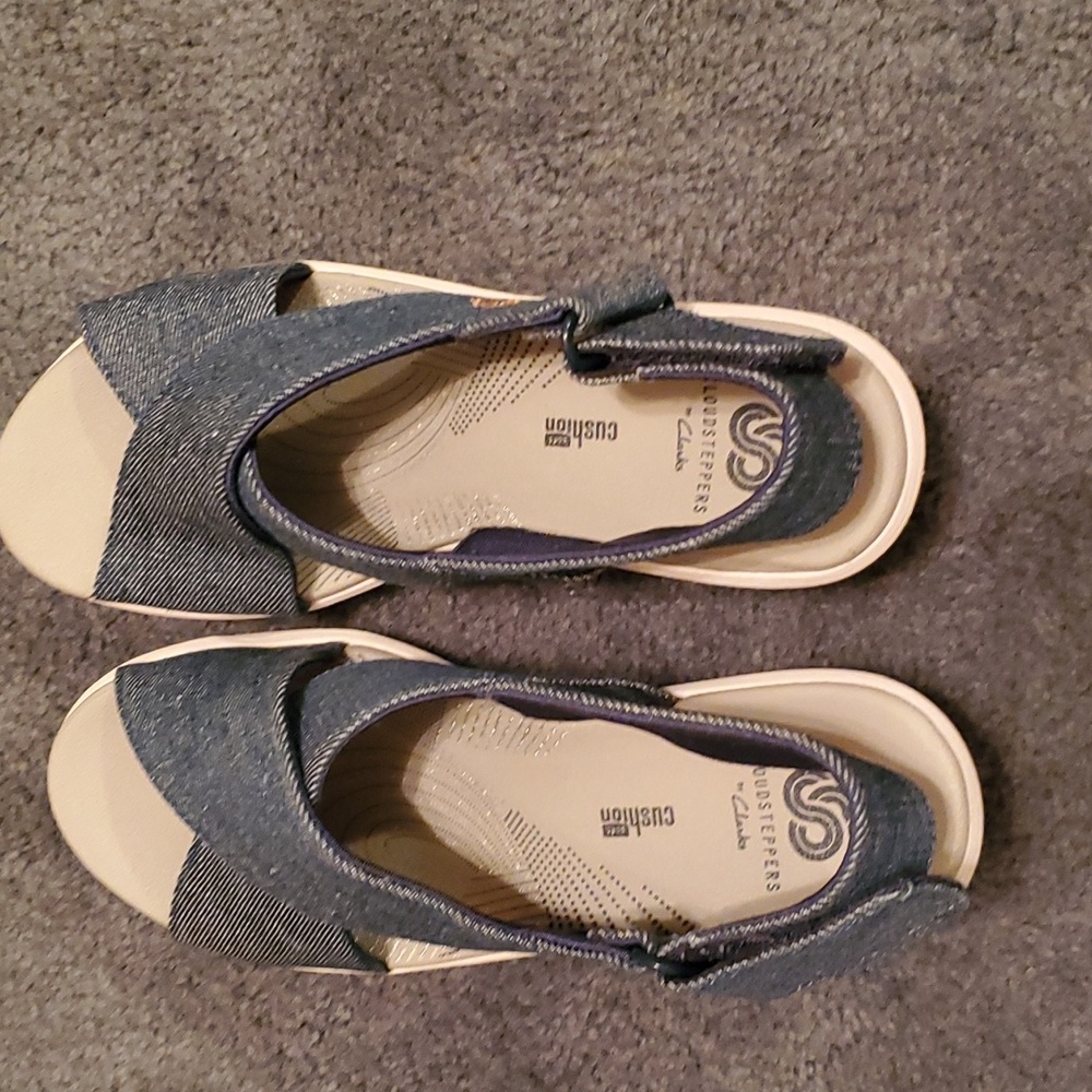 Clarks cloudsteppers sandals